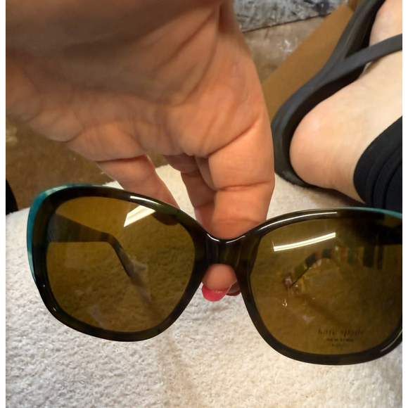 Women's Kate Spade Sunglasses Brown Frame - Picture 6 of 6